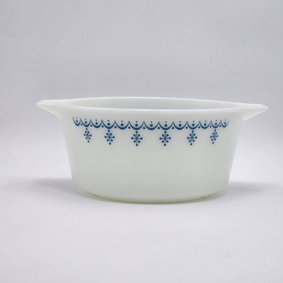Pyrex Vintage Snowflake Garland 1 1/2 Quart White Mixing Serving Bowl 474-B - Picture 1 of 7